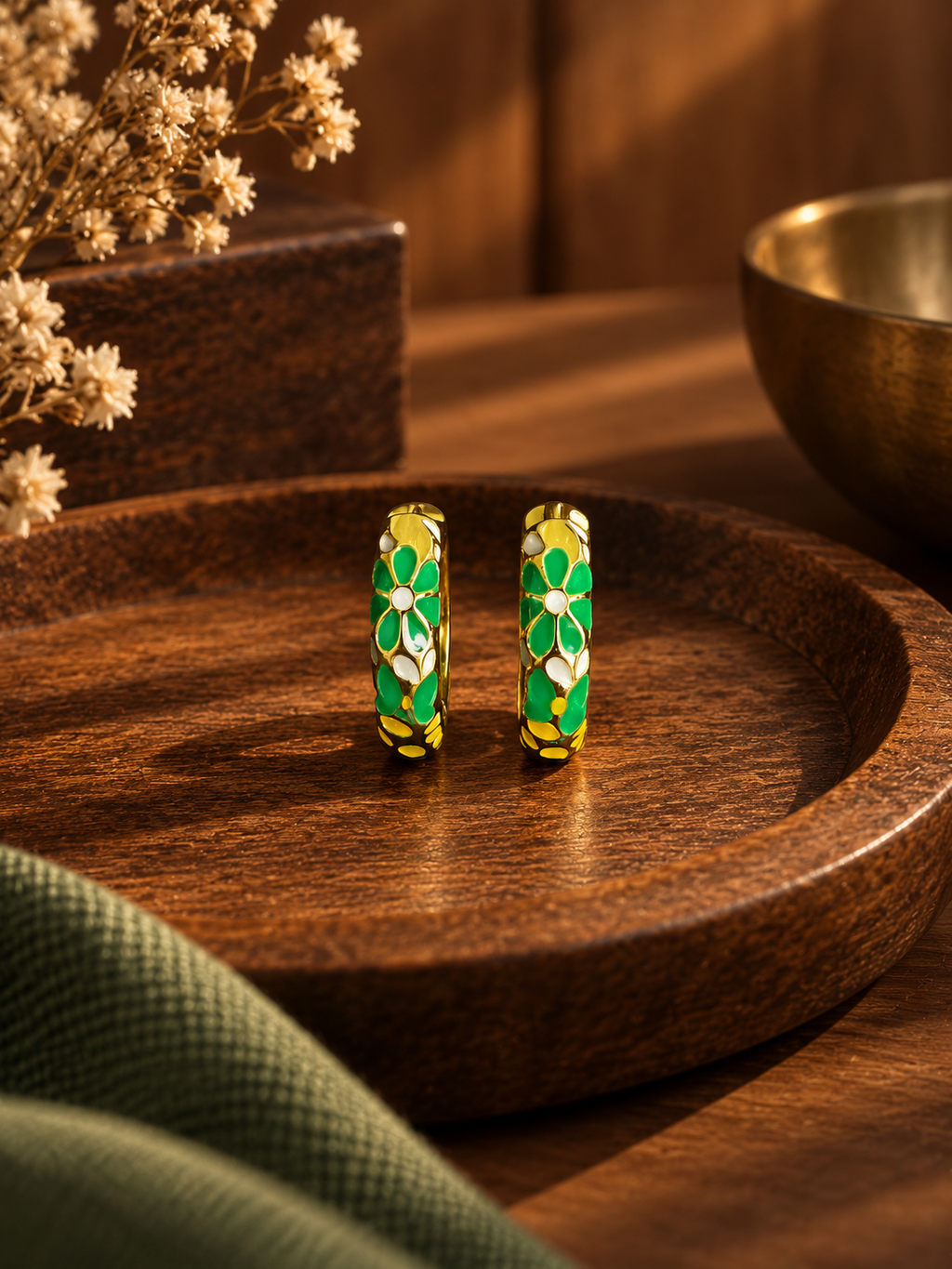 Hariyali Daisy Huggie Hoops